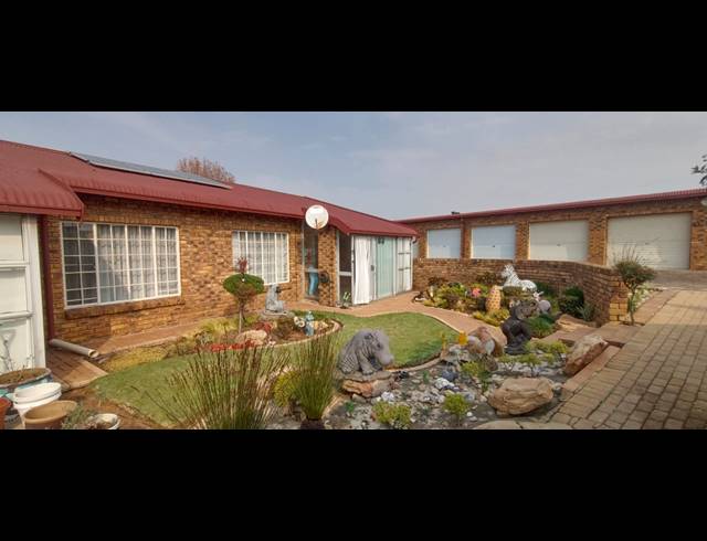 2 BEDROOM TOWNHOUSE FOR SALE IN SUNAIR PARK